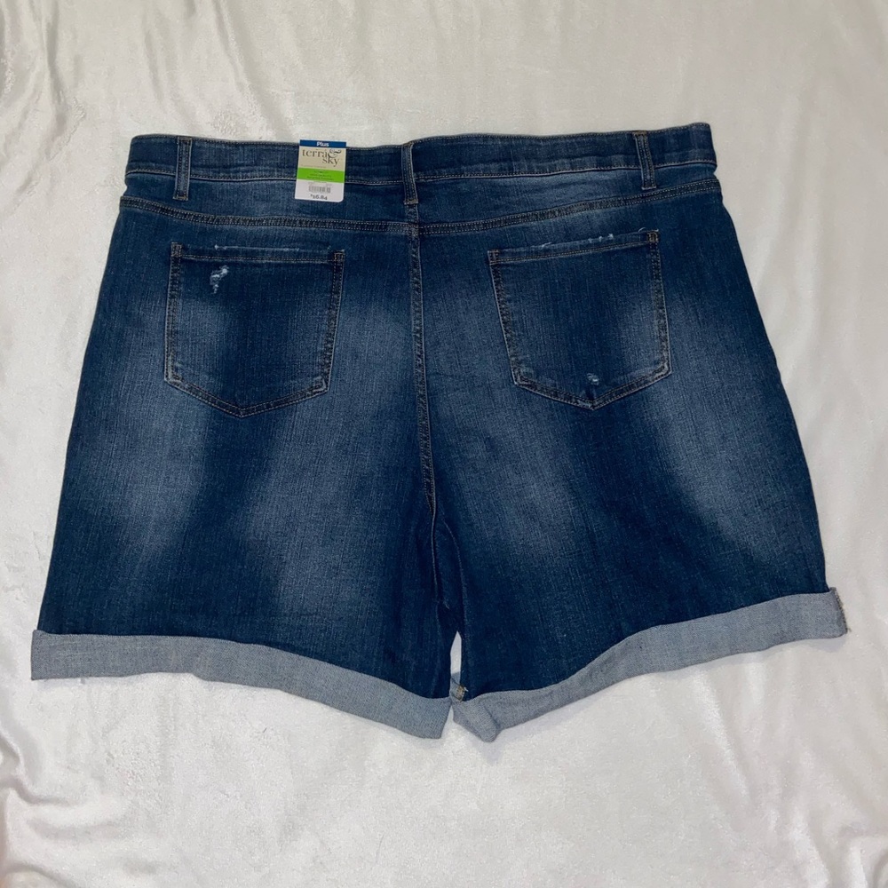 Women’s Plus Size Distressed Denim Shorts NWT - Picture 5 of 6